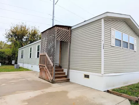 788 Maple Ln, Justice, IL 60458