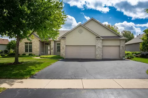 870 Woodland Dr, Antioch, IL 60002