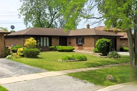 3461 S Manor Dr, Lansing, IL 60438