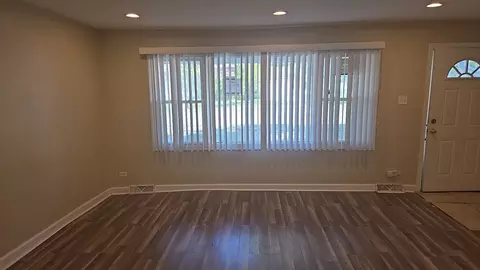Living - 15333 Cherry Ln, Markham, IL 60428 photo 2 of 2