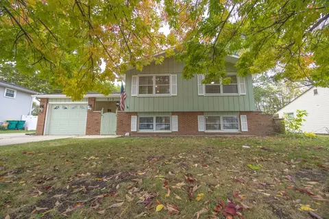 613 Westnedge Rd, Joliet, IL 60435
