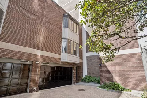 1740 N Clark St #1733, Chicago, IL 60614