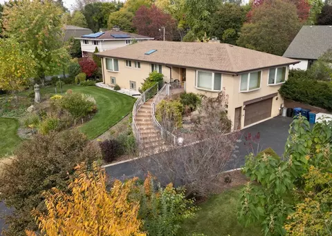 518 E Niagara Ave, Schaumburg, IL 60193
