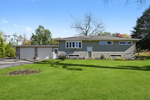 21541 S River Rd, Shorewood, IL 60404