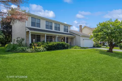 723 Queens Gate Cir, Sugar Grove, IL 60554