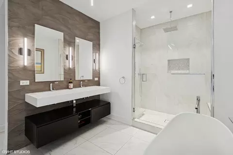 Bath - 42 E Schiller St, Chicago, IL 60610 photo 3 of 7