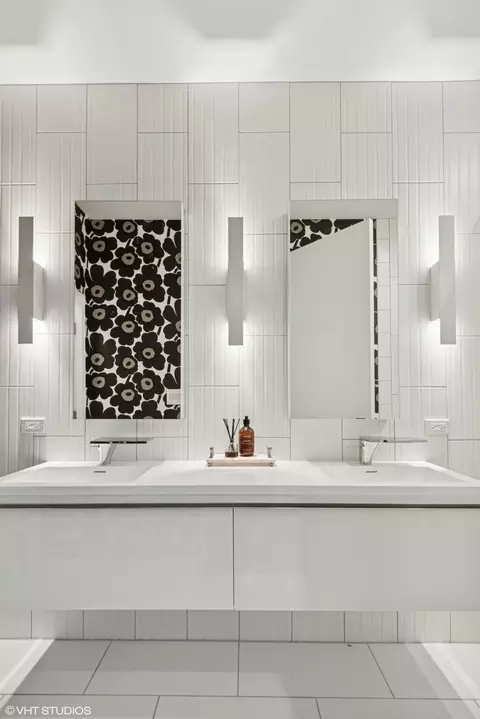 Bath - 42 E Schiller St, Chicago, IL 60610 photo 5 of 7