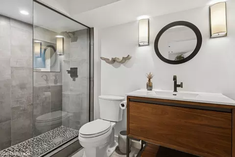 Bath - 42 E Schiller St, Chicago, IL 60610 photo 7 of 7