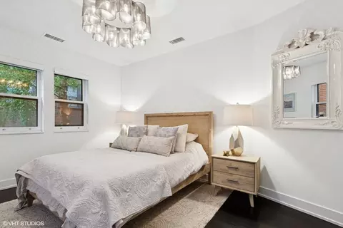 Bedroom - 42 E Schiller St, Chicago, IL 60610 photo 3 of 4