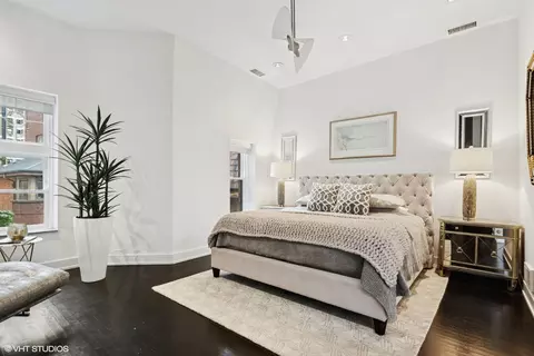 Bedroom - 42 E Schiller St, Chicago, IL 60610 photo 2 of 4
