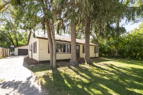 2116 Hanover St, Joliet, IL 60433