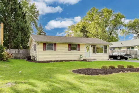 33336 N Indian Ln, Grayslake, IL 60030