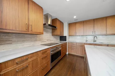100 E Huron St #4503, Chicago, IL 60611 photo 4