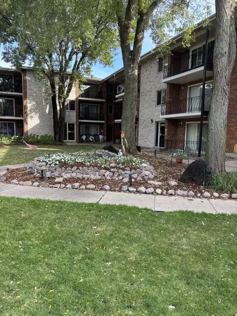 3955 W 104th St #2B, Chicago, IL 60655