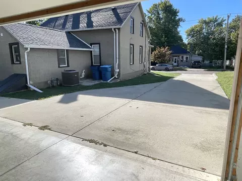 Exterior - 2215 3rd St, Peru, IL 61354 photo 5 of 12