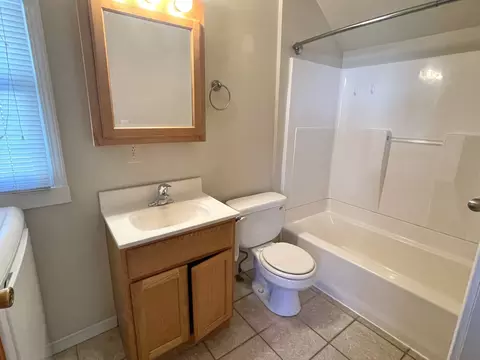 Bath - 2215 3rd St, Peru, IL 61354 photo 3 of 3