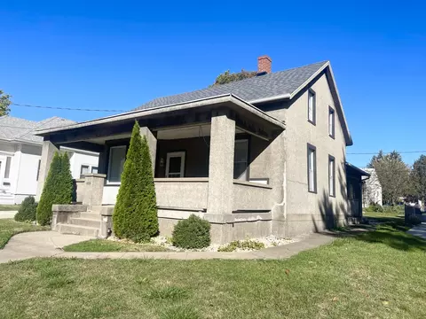 Exterior - 2215 3rd St, Peru, IL 61354 photo 2 of 12