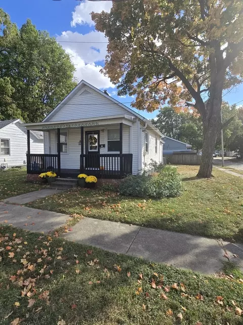 708 W Graham St, Bloomington, IL 61701