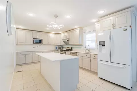 Kitchen - 1314 Lismore Ln, Normal, IL 61761 photo 3 of 3