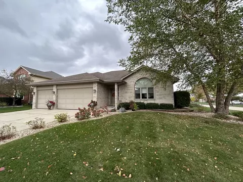 870 Willowfield Rd, New Lenox, IL 60451