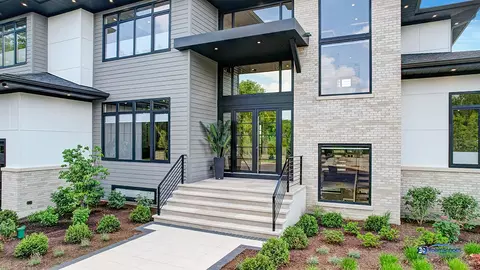 25 Rolling Hills Dr, Barrington, IL 60010