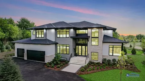 25 Rolling Hills Dr, Barrington, IL 60010