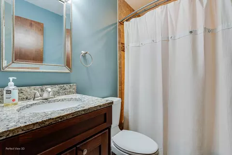 Bath - 800 Charles St, Morris, IL 60450 photo 1 of 3
