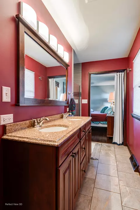 Bath - 800 Charles St, Morris, IL 60450 photo 3 of 3