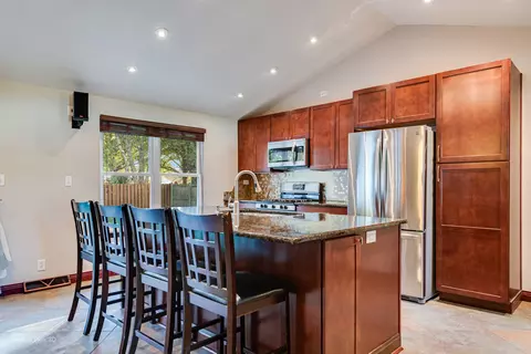 Kitchen - 800 Charles St, Morris, IL 60450 photo 2 of 4