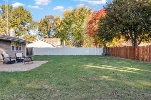 Exterior - 800 Charles St, Morris, IL 60450 photo 4 of 4