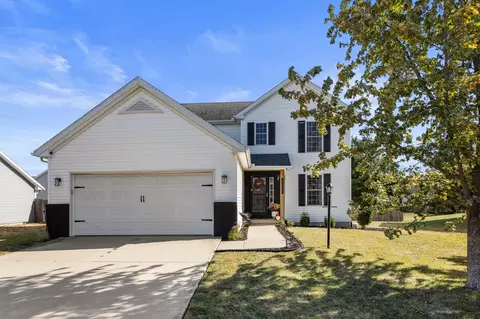 2005 Applewood Dr, Monticello, IL 61856