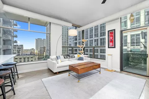 Living - 125 E 13th St #601, Chicago, IL 60605 photo 2 of 6
