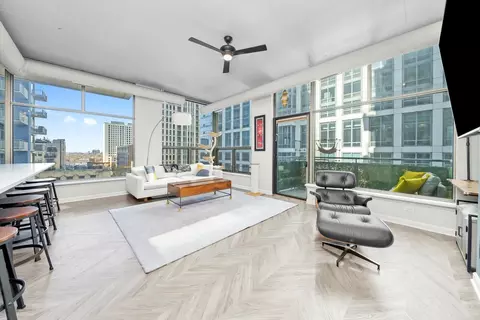 Living - 125 E 13th St #601, Chicago, IL 60605 photo 1 of 6