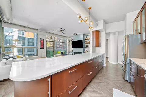 Kitchen - 125 E 13th St #601, Chicago, IL 60605 photo 2 of 6