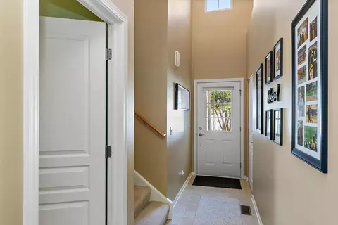2706 Kendall Xing, Mchenry, IL 60051 photo 3