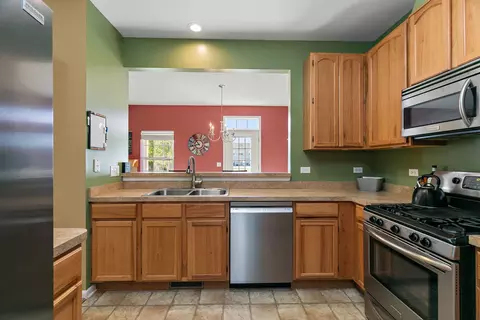 2706 Kendall Xing, Mchenry, IL 60051 photo 11