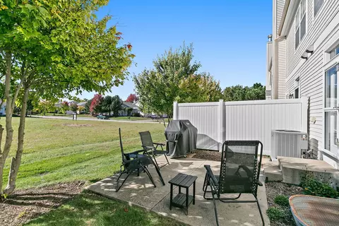 2706 Kendall Xing, Mchenry, IL 60051 photo 24