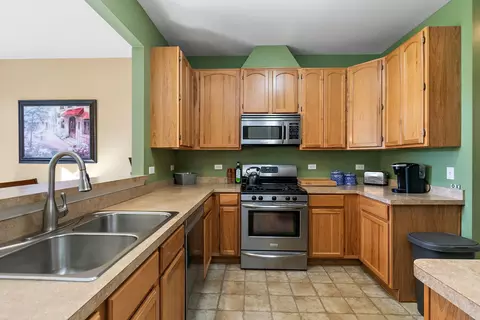 2706 Kendall Xing, Mchenry, IL 60051 photo 10