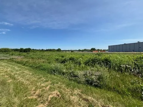 4980 N Main St, Rockford, IL 61103