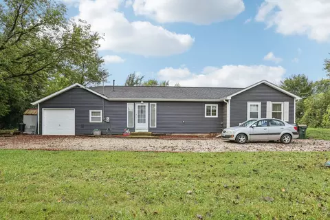 38073 N Nippersink Dr, Spring Grove, IL 60081