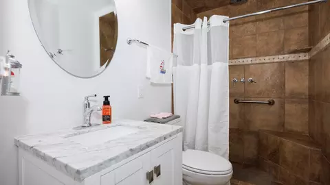 Bath - 407 Tilden Pl, Normal, IL 61761 photo 1 of 2