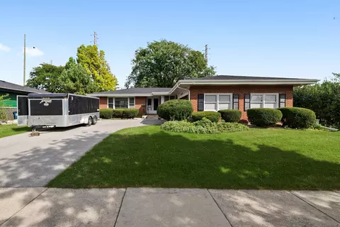 675 S Edgewood Ave, Elmhurst, IL 60126