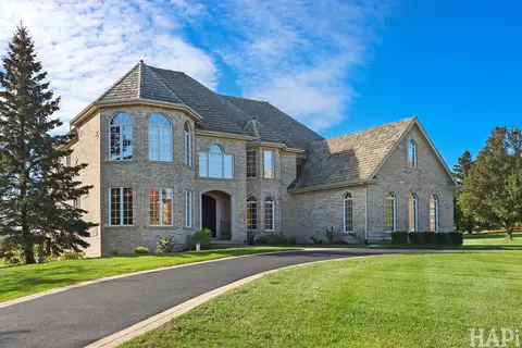 1 Terra Vita Dr, South Barrington, IL 60010