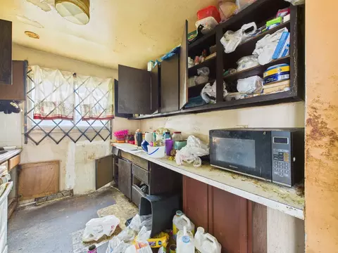 Kitchen - 5610 S Lowe Ave, Chicago, IL 60621 photo 2 of 2