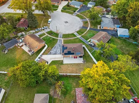 View/Area - 16047 Cambridge Ct, Markham, IL 60428 photo 3 of 4