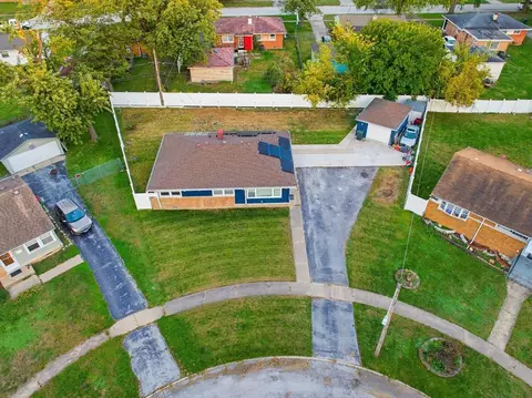 View/Area - 16047 Cambridge Ct, Markham, IL 60428 photo 2 of 4