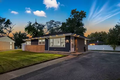 16047 Cambridge Ct, Markham, IL 60428