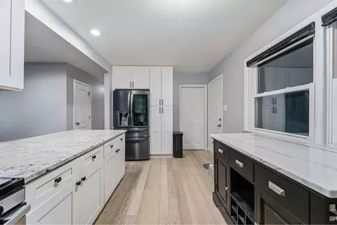 Kitchen - 16047 Cambridge Ct, Markham, IL 60428 photo 8 of 8