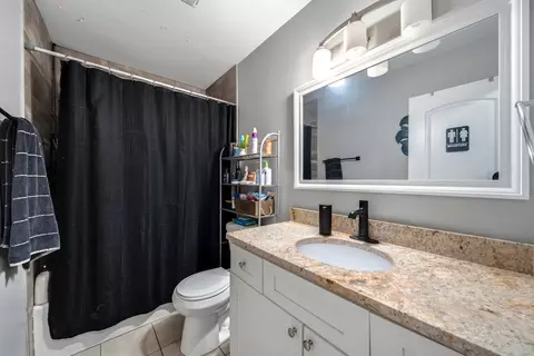 Bath - 16047 Cambridge Ct, Markham, IL 60428 photo 1 of 2