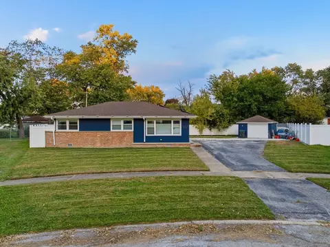 Other - 16047 Cambridge Ct, Markham, IL 60428 photo 3 of 5